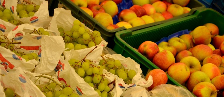 We wtorek kilkanaście tysięcy pracowników sieci handlowych zatrudnionych w ok. 300 sklepach na terenie całego kraju weźmie udział w ogólnopolskiej akcji protestacyjnej przeciwko warunkom pracy. Akcja pracowników będzie polegała na skrupulatnym i dokładnym wykonywaniu obowiązków. Kolejki do kas mogą być zatem dłuższe niż zwykle.