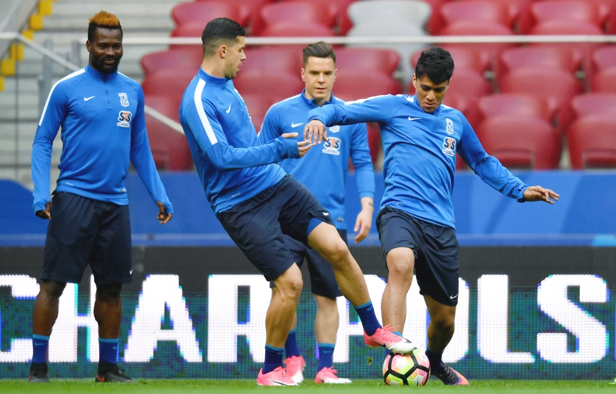 Lech Poznań po raz szósty lub Arka Gdynia po raz drugi - jeden z tych zespołów wywalczy dziś w Warszawie piłkarski Puchar Polski. Nigdy wcześniej nie grały ze sobą w finale. Początek meczu na PGE Narodowym o godz. 16.