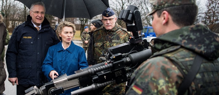 Minister obrony Niemiec Ursula von der Leyen odwołała zaplanowaną na ten tydzień wizytę w USA w związku ze śledztwem przeciwko oficerowi Bundeswery podejrzanemu o przygotowywanie zamachu terrorystycznego wymierzonego w państwo.