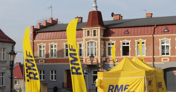 Niektrym bardzo podoba randka pt: wsplna kpiel przy wiecach i jazzie, ale wiem, e wiele osb kpa si np. nie lubi - dlatego polecam nie planowa czego Pomys na rok peen randek - Deon