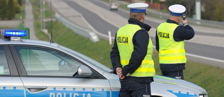 27 osób zginęło, a ponad 400 zostało rannych na polskich drogach od początku długiego weekendu. Od piątku doszło też do ponad 320 wypadków.