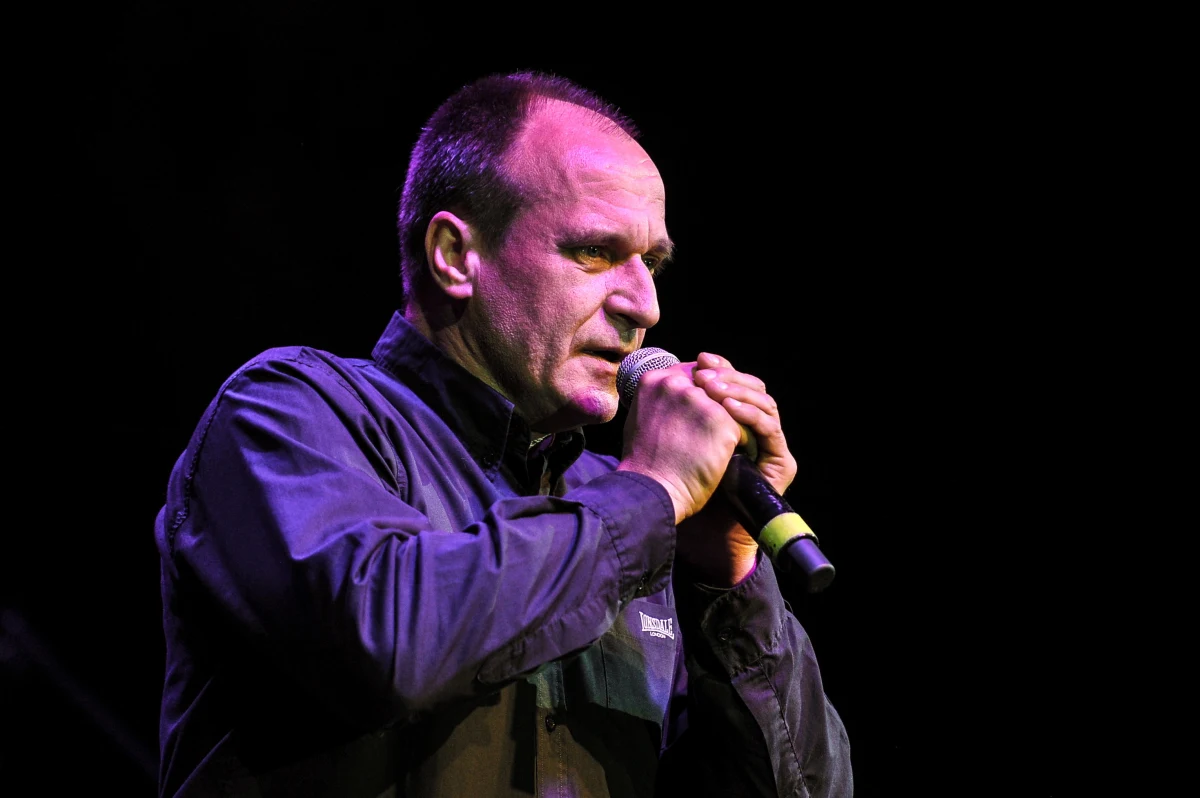 "Jeśli teraz będziemy odwlekać zmianę konstytucji i obecnej (postbolszewickiej) jak najszybciej nie zastąpimy nową (proobywatelską) ustawą zasadniczą to historia może się powtórzyć" - napisał na Facebooku lider ruchu Kukiz 15' Paweł Kukiz.