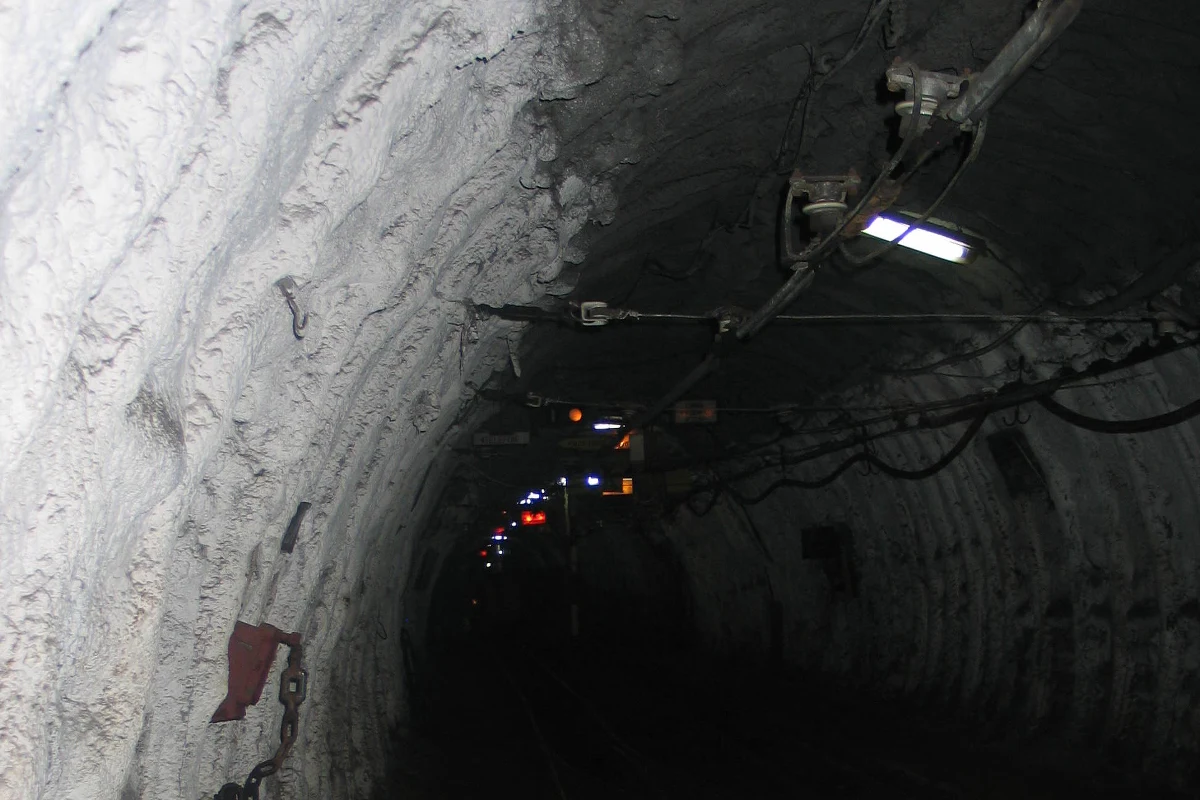 Co najmniej 35 górników zginęło, a 69 zostało rannych w wyniku eksplozji, do której doszło w kopalni węgla na północy Iranu - poinformowały państwowe media. Wcześniej informowano o około 80 uwięzionych pod ziemią górnikach.