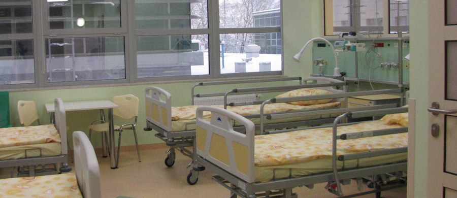 Troje dzieci nadal jest hospitalizowanych po wczorajszym wypadku w Międzyzdrojach. Na terenie ośrodka wypoczynkowego zerwał się balkon. Runął wraz z przebywającą na nim szóstką dzieci.