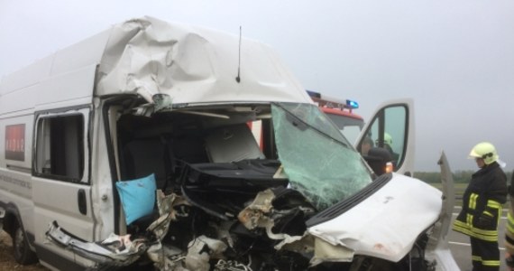 Siedem osób zostało rannych w wypadku polskiego busa w Niemczech. Na autostradzie A9 w pobliżu Lipska pojazd zderzył się z ciężarówką. 