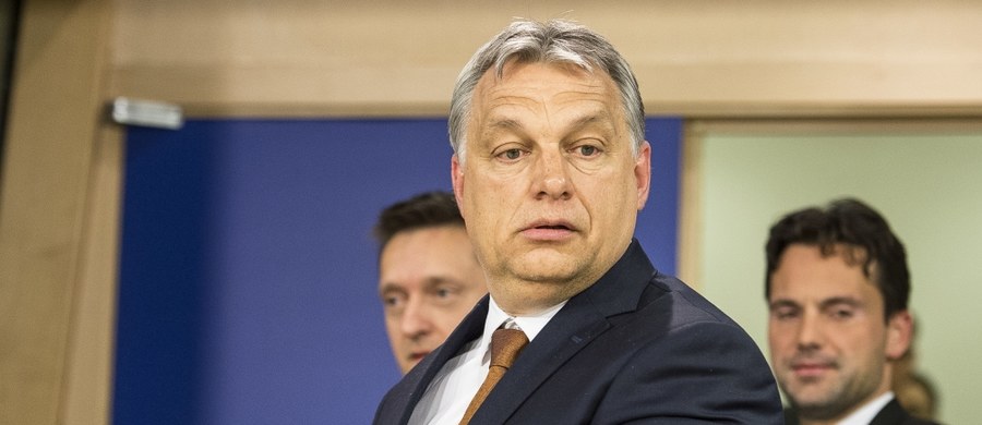 J​ak wynika z sondażu ośrodka Median, węgierska centroprawicowa partia rządząca Fidesz odnotowała spadek poparcia o 6 pkt proc. Doszło do tego po wielotysięcznych protestach wywołanych kontrowersyjną nowelizacją ustawy o szkolnictwie wyższym, którą zakwestionowała także Unia Europejska.