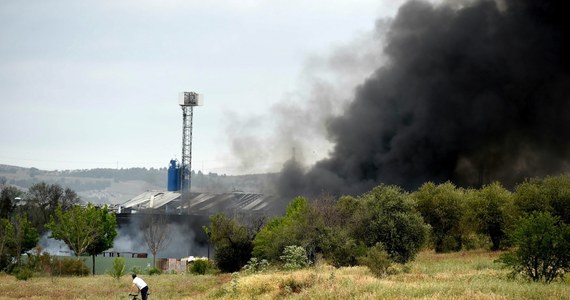 30 osób zostało rannych w pożarze, który wybuchł na terenie zakładów obróbki substancji chemicznych pod Madrytem. Służby ratownicze powiadomiły o trzech osobach w stanie ciężkim, w tym dwóch z rozległymi oparzeniami.