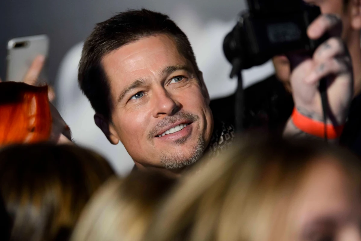 Wstrząsający, pierwszy po rozwodzie z Angeliną Jolie wywiad Brada Pitta. Gwiazdor wyznał, że jego związek rozpadł się przez alkohol. "Nie pamiętam ani jednego dnia od czasu ukończenia college'u bez chlania albo bez wypalenia skręta" - przyznaje aktor. 