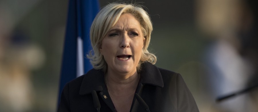 ​Amnesty International, mimo że zazwyczaj nie wypowiada się na temat opcji wyborczych, ostrzegła przed "niebezpiecznymi dla praw człowieka" propozycjami Marine Le Pen, dotyczącymi prawa azylu i swobód demokratycznych.
