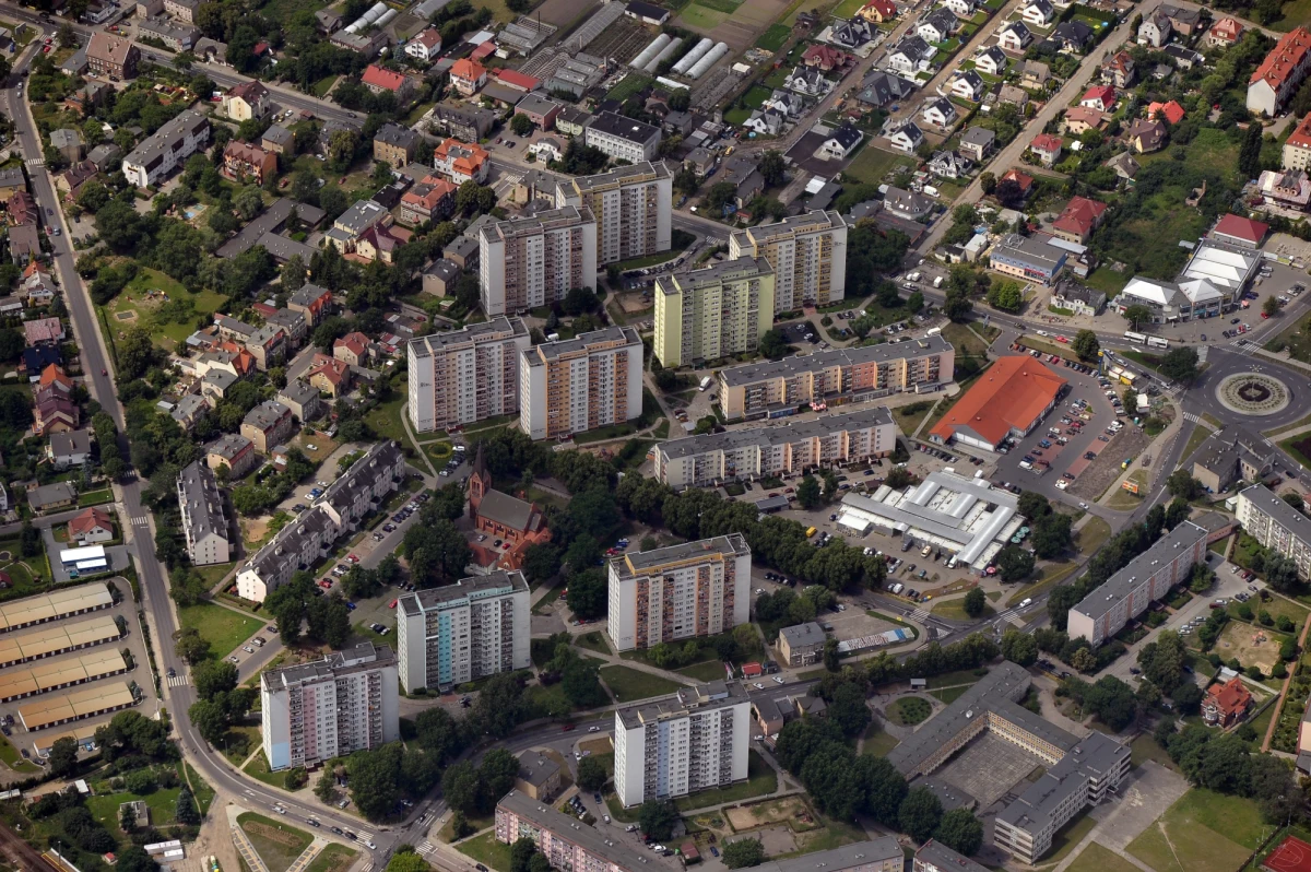 Podwyższony stężenie dwutlenku siarki postawiło na nogi służby odpowiedzialne za ochronę środowiska w Szczecinie. Informację z Gorącej Linii RMF FM potwierdziła szczecińska inspekcja ochrony środowiska.