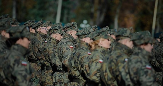 W sobotę rozpoczęło się pierwsze szkolenie podstawowe ochotników do Wojsk Obrony Terytorialnej, którzy wcześniej nie służyli w wojsku i nie są rezerwistami. W trzech, powstałych dotąd, brygadach WOT takim szkoleniem zostanie objętych ponad 400 osób.