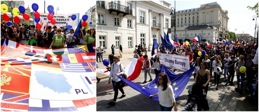 "Chcemy Europy..." - pod takim hasłem ulicami Warszawy przeszła 18. Parada Schumana, zorganizowana jak co roku w ramach obchodów międzynarodowego Dnia Europy. Idący w paradzie skandowali m.in. "Jesteśmy w Unii, jesteśmy dumni" czy "Chcemy Polski europejskiej". Szef Rady Polskiej Fundacji im. Roberta Schumana Piotr Nowina-Konopka przekonywał zaś, że "tylko wrogowie Polski mogą być wrogami Unii Europejskiej".