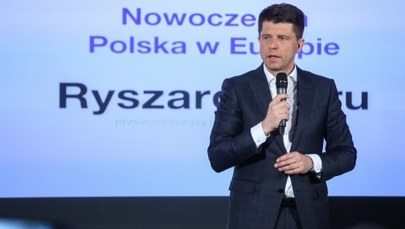 Petru: Mamy totalny nacjonalizm, populizm i manipulację 