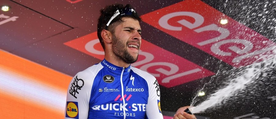 Fernando Gaviria z ekipy Quick-Step wygrał w Cagliari trzeci etap i zdobył różową koszulkę lidera wyścigu kolarskiego Giro d'Italia. Kolumbijczyk najszybciej finiszował z siedmioosobowej czołówki, wyprzedzając Niemca Ruedigera Seliga (Bora-Hansgrohe). Trzecie miejsce zajął Włoch Giacomo Nizzolo (Trek). Najlepszy z Polaków, Tomasz Marczyński (Lotto Soudal) był 56. ze stratą 48 sekund.
