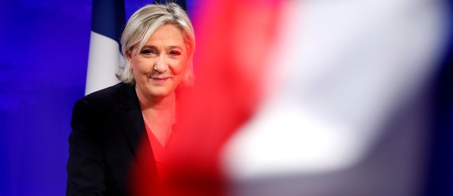 Założyciel Frontu Narodowego i jego były lider, Jean-Marie Le Pen ocenił w wypowiedzi dla stacji RTL, że kampania wyborcza jego córki była zanadto skoncentrowana na kwestiach związanych z UE zamiast na sprawach krajowych. Jego zdaniem, "poświęcając tyle miejsca postulatowi wyjścia ze strefy euro i zagadnieniom emerytur, Marine Le Pen położyła swą kampanię".