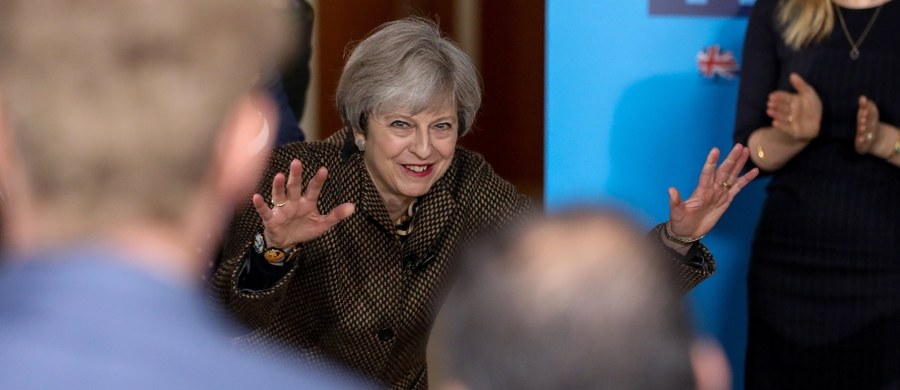 Premier Theresa May zapewnił, że jej Partia Konserwatywna zrealizuje obietnicę zredukowania imigracji netto do Wielkiej Brytanii do "dziesiątków tysięcy" rocznie, jeśli wygra w przyszłym miesiącu wybory parlamentarne.