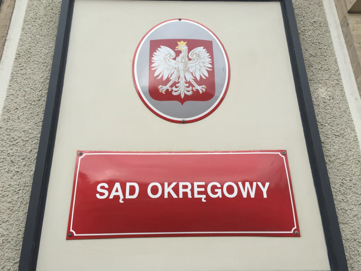 ​Federacja Rosyjska ma zapłacić Skarbowi Państwa blisko 9 mln zł za bezumowne korzystanie z nieruchomości przy ul. Bobrowieckiej 2b na stołecznym Mokotowie - orzekł Sąd Okręgowy w Warszawie. Wyrok miał charakter zaoczny i jest nieprawomocny.