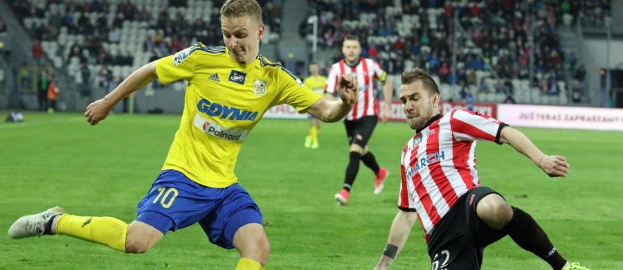 Piłkarze Cracovii w poniedziałkowym spotkaniu ekstraklasy pokonali na własnym obiekcie Arkę Gdynia 2:0.