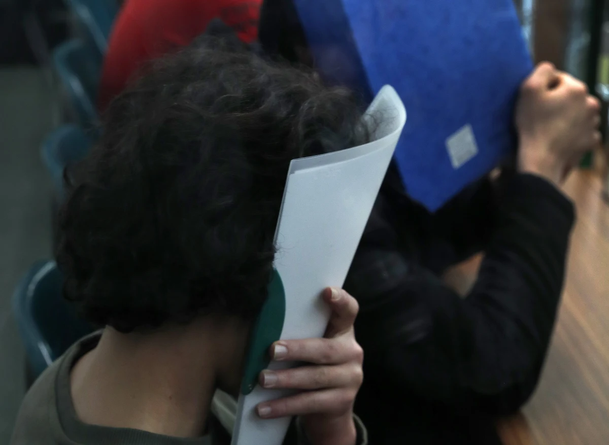 W Berlinie zaczął się proces siedmiu uchodźców w wieku od 16 do 21 lat. Sześciu z nich ma zarzut usiłowania zabójstwa przez podpalenie bezdomnego. Siódmy - nieudzielenia pomocy. W noc wigilijną próbowali podpalić bezdomnego na stacji metra Schoenleinstrasse w dzielnicy Berlina Kreuzberg. Zaatakowany mężczyzna pochodzi z Polski. 