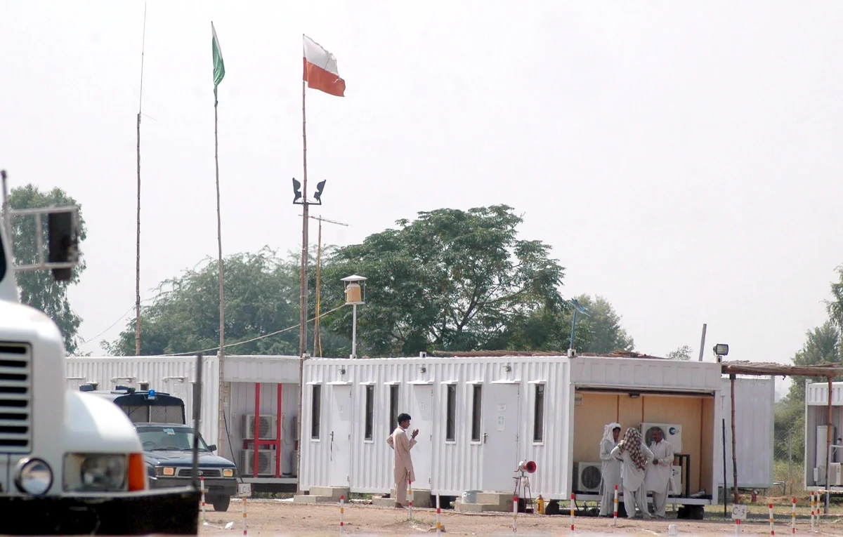 ​Sześciu porwanych przez talibów Pakistańczyków, podwykonawców pracujących w Pakistanie dla spółki Geofizyka Kraków, w ujawnionym przez bojowników nagraniu wideo błaga o ocalenie im życia - podał Reuters.