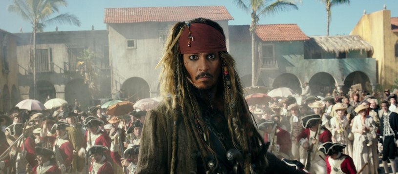 Jack Sparrow i spółka powrócą na ekrany polskich kin już 26 maja. Dzień wcześniej, 25 maja, film "Piraci z Karaibów: Zemsta Salazara" będzie można zobaczyć na pokazach przedpremierowych między innymi w Cinema City i Multikinie.