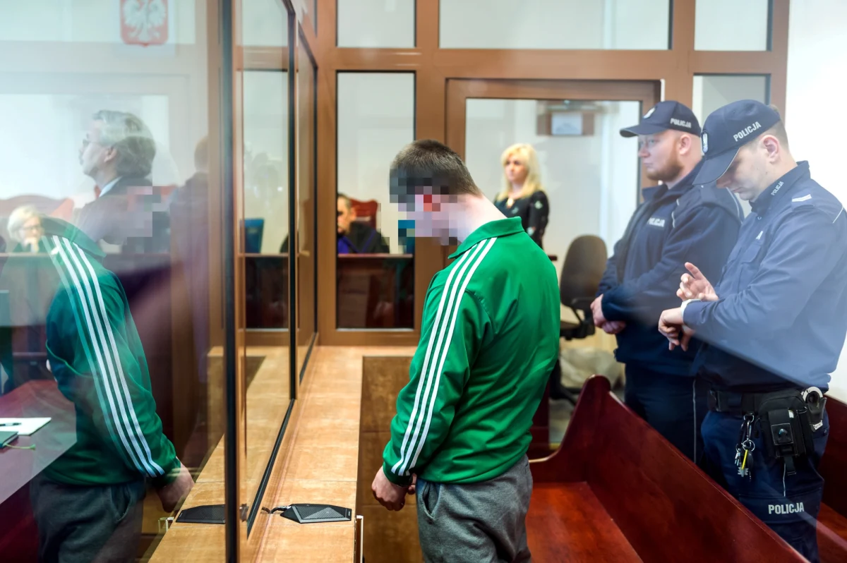 21-letni Patryk K. został skazany na 10 lat więzienia za pobicie na śmierć dwuletniego Marcela - syna swoje konkubiny. Mężczyzna został uznany również winnym wielomiesięcznego znęcania się nad chłopcem, który zmarł w marcu 2015 roku. Odwołanie od wyroku zapowiedział prokurator generalny Zbigniew Ziobro.