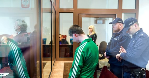 21-letni Patryk K. został skazany na 10 lat więzienia za pobicie na śmierć dwuletniego Marcela - syna swoje konkubiny. Mężczyzna został uznany również winnym wielomiesięcznego znęcania się nad chłopcem, który zmarł w marcu 2015 roku. Odwołanie od wyroku zapowiedział prokurator generalny Zbigniew Ziobro.
