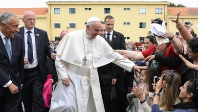 Franciszek zakończył wizytę w Fatimie. Papież kanonizował dwoje dzieci