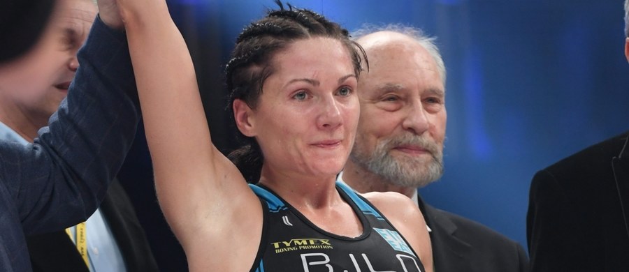 ​Ewa Brodnicka pokonała w Częstochowie jednogłośnie na punkty Irmę Balijagic Adler z Bośni i Hercegowiny w walce o tytuł tymczasowej (interim) mistrzyni świata w boksie federacji WBO w kategorii super piórkowej.