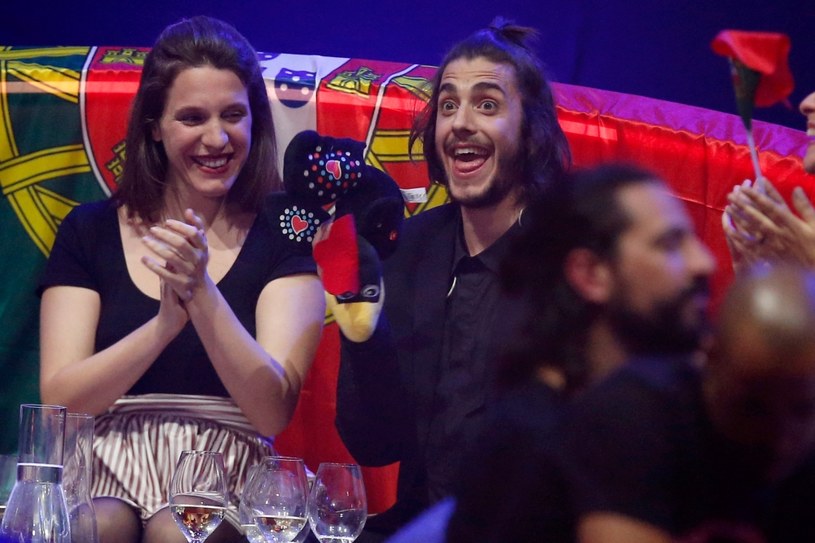 Zaskakującym zwycięzcą Eurowizji został Portugalczyk Salvador Sobral. "Dość plastikowych piosenek" - powiedział na scenie po wygranej.