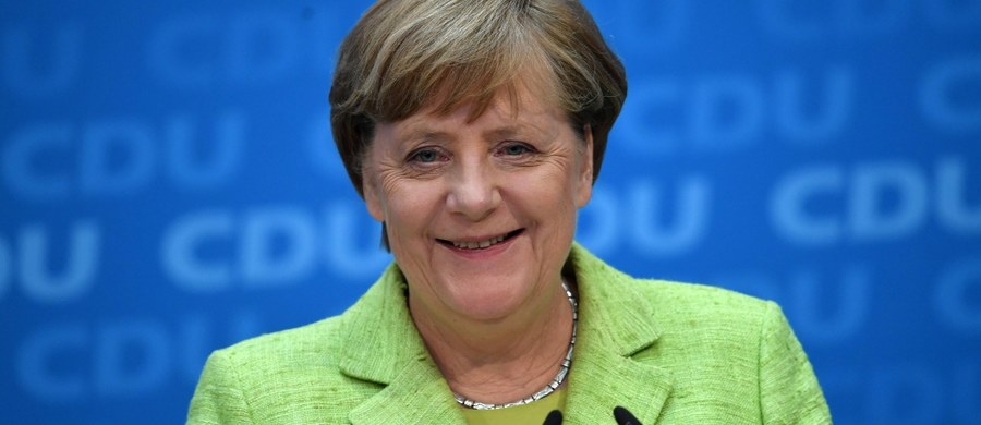 Partia Angeli Merkel CDU wygrała wybory do parlamentu regionalnego Nadrenii Północnej-Westfalii, a SPD poniosła klęskę - wynika z sondaży exit poll opublikowanych  po zamknięciu lokali wyborczych. Był to ostatni test przed wyborami do Bundestagu.