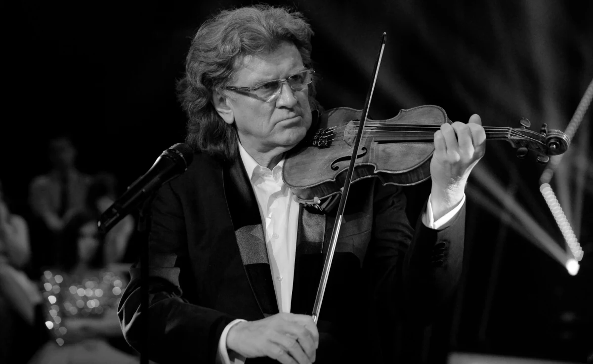 Zmarł Zbigniew Wodecki - wybitny muzyk i wokalista. Artysta miał 67 lat. Przebywał w szpitalu po udarze. Informacja o jego śmierci pojawiła się na oficjalnej stronie internetowej artysty. 