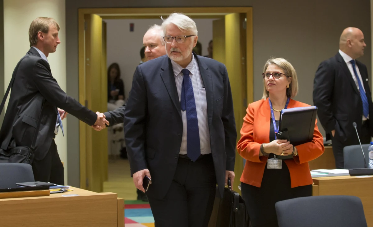 Szef MSZ Witold Waszczykowski zadeklarował wsparcie dla inicjatywy utworzenia w holenderskiej Bredzie Centrum Pamięci Generała Stanisława Maczka i jego żołnierzy, którzy wyzwolili w 1944 roku miasto spod okupacji. Radio RMF FM już w niedzielę podawało, że władze Bredy prowadzą rozmowy z przedstawicielami polskich władz w sprawie współfinansowania przez nasze państwo budowy Centrum Pamięci poświęconego gen. Maczkowi.