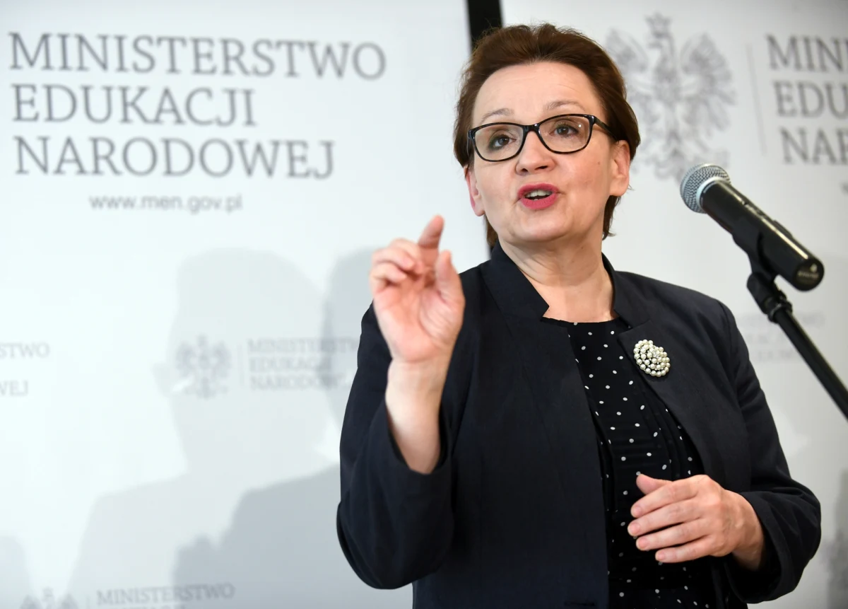 Cztery modele nauczania dzieci chorych i niepełnosprawnych, a za dwa lata specjalna ustawa całościowo regulująca edukację dzieci z dysfunkcjami. To reakcja Ministerstwa Edukacji Narodowej na protesty rodziców i organizacji społecznych po prezentacji przepisów, które według krytyków mogły wykluczyć część dzieci z nauki w szkole.