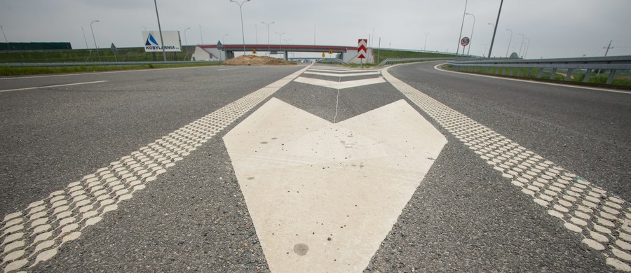 Będą utrudnienia w ruchu na 16-kilometrowym odcinku tzw. starej autostrady A1 w Łódzkiem. Od środy między węzłami Tuszyn i Piotrków Południe będzie prowadzone malowanie oznakowania poziomego na tej drodze.
