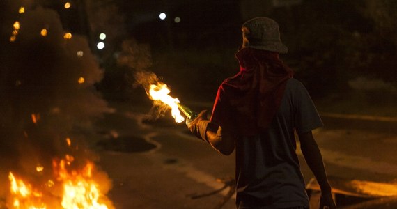 Czterej demonstranci zginęli w ciągu ostatniej doby podczas antyrządowych protestów w Wenezueli - poinformowała prokuratura generalna tego kraju. Jak podała, mężczyźni zostali zastrzeleni podczas demonstracji w stanach Miranda, Tachira i Barinas.