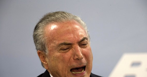 ​Sąd Najwyższy Brazylii zlecił w czwartek dochodzenie wobec prezydenta Michela Temera. Zarzuca mu się, że obiecał wpływowemu byłemu parlamentarzyście przebywającemu w więzieniu wysoką łapówkę w zamian za zachowanie milczenia w sprawie jego udziału w aferze korupcyjnej.