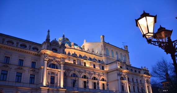 Na dachu Teatru im. Juliusza Słowackiego w Krakowie staną dwa ule. Miód najprawdopodobniej posłuży jako prezent dla sympatyków i gości teatru.