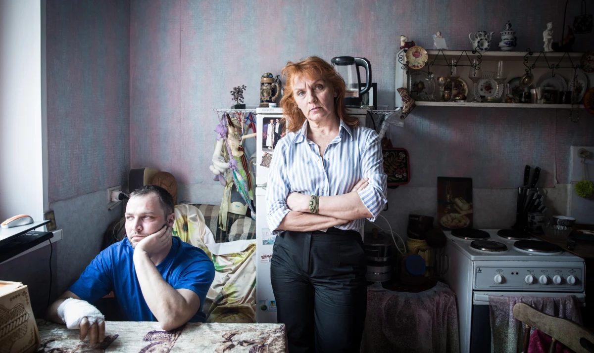 Główną nagrodę w Ogólnopolskim Konkursie Fotografii Prasowej Grand Press Photo 2017 zdobyła Anna Bedyńska. Zdjęcie jej autorstwa przedstawia Wasilija i jego matkę. Kobieta poświęciła życie na walkę z systemem rosyjskiego sądownictwa, by wyciągnąć syna z kolonii karnej.