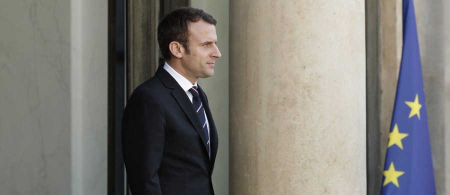 15 redakcji zaprotestowało w liście otwartym do nowego prezydenta Francji Emmanuela Macrona przeciwko selekcjonowaniu dziennikarzy, którzy mają prawo obsługiwać jego podróże. Jak podkreślają redakcje, decyzja w tej sprawie "w żadnym wypadku nie należy do Pałacu Elizejskiego".