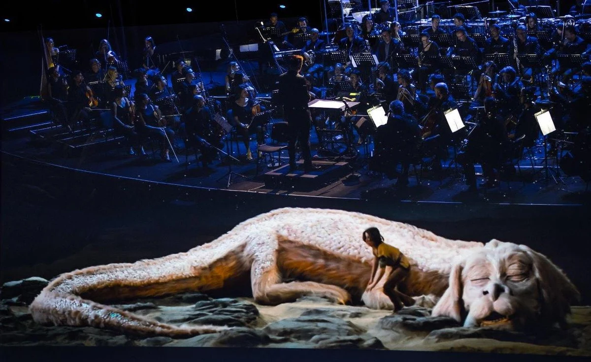 „Nie przypuszczałem, że tak świetnie to zabrzmi. Miksy były lepsze niż w oryginalnym filmie!” – powiedział Klaus Doldinger wczoraj ze sceny, po światowej premierze filmu „Niekończąca się opowieść” z jego muzyką wykonywaną na żywo. Symultaniczny pokaz słynnej produkcji Wolfganga Petersena zakończył drugi dzień Festiwalu Muzyki Filmowej w Krakowie. 