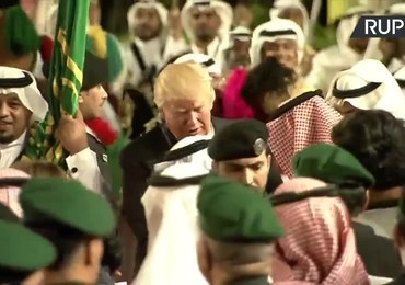 Donald Trump w tradycyjnym saudyjskim tańcu