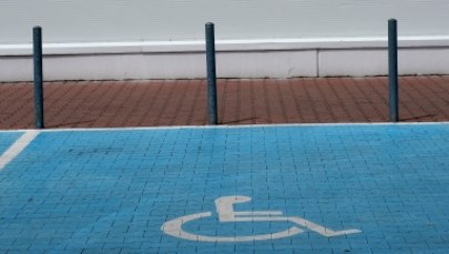 Z centrum Krakowa znikają miejsca parkingowe dla niepełnosprawnych 