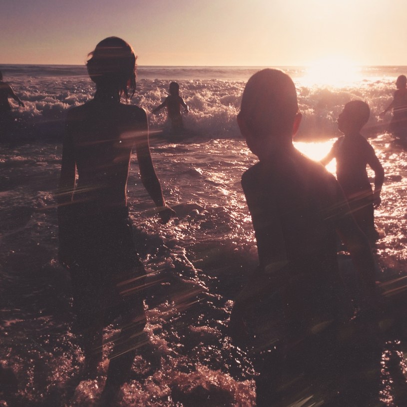 Po powrocie do energetycznych klimatów ze swoich pierwszych albumów na "The Hunting Party", Linkin Park postanowiło dość radykalnie zmienić kierunek swojej twórczości. W związku z tym nagrali album popowy. I wiecie co? Zupełnie im nie wyszło.