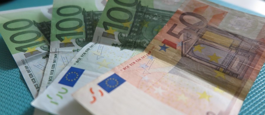 To nieporozumienie - w ten sposób wiceszef Komisji Europejskiej ds. euro Valdis Dombrovskis odniósł się do informacji dziennika "Frankfurter Allgemeine Zeitung", że KE chciałaby do 2025 roku wprowadzić wspólną walutę euro we wszystkich 27 krajach UE.