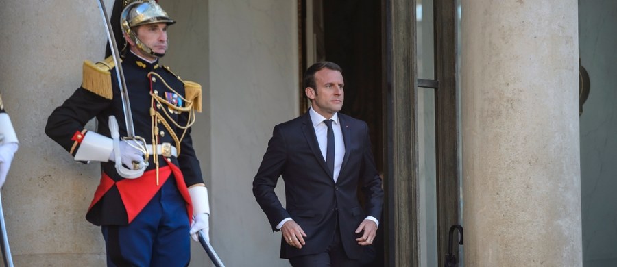 Aby zreformować rynek pracy, prezydent Francji Emmanuel Macron chce sięgnąć po dekrety, i to już tego lata - pisze francuski tygodnik "L'Obs". We wtorek w Pałacu Elizejskim mają się w tej sprawie odbyć konsultacje z centralami związkowymi.