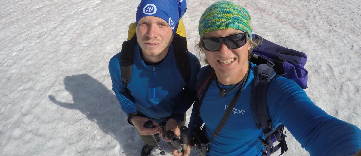 Pięć ostatnich szczytów pozostało mu do zdobycia Korony Europy. Niewidomy Jurek Płonka z Krakowa rozpoczyna dziś wyprawę na Hvannadalshnúkur, czyli najwyższy szczyt górski Islandii. To góra pochodzenia wulkanicznego i według pomiarów wznosi się na 2109,6 metrów nad poziomem morza.