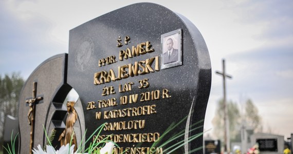 Z jednego z cmentarzy na Mazowszu ekshumowano kolejną - 24. - ofiarę katastrofy smoleńskiej. Tym razem chodzi o grób oficera BOR Pawła Krajewskiego. Ciało zostało przewiezione do Zakładu Medycyny Sądowej w Lublinie.