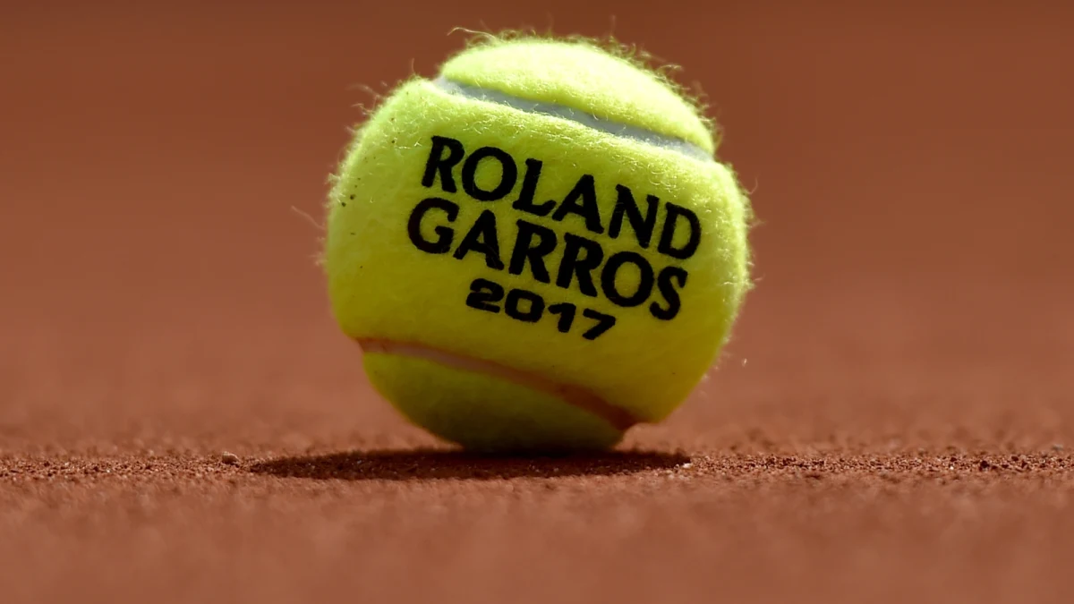 ​Nad bezpieczeństwem rozpoczynającego się w niedzielę wielkoszlemowego turnieju tenisowego French Open czuwać będzie 1200 funkcjonariuszy ochrony - nieco więcej niż w ubiegłym roku. To reakcja organizatorów na poniedziałkowy zamach terrorystyczny w Manchesterze.