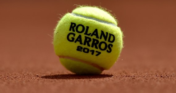 ​Nad bezpieczeństwem rozpoczynającego się w niedzielę wielkoszlemowego turnieju tenisowego French Open czuwać będzie 1200 funkcjonariuszy ochrony - nieco więcej niż w ubiegłym roku. To reakcja organizatorów na poniedziałkowy zamach terrorystyczny w Manchesterze.